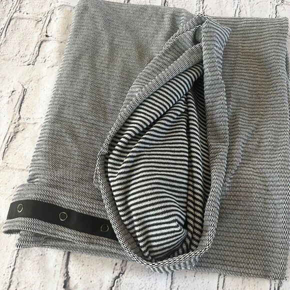Lululemon Vinyasa Scarf Heathered Deep Coal / Ghost Herringbone Reversible - Picture 4 of 4